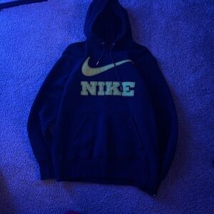 Nike Vintage Men's Black Sweater with Yellow Accents